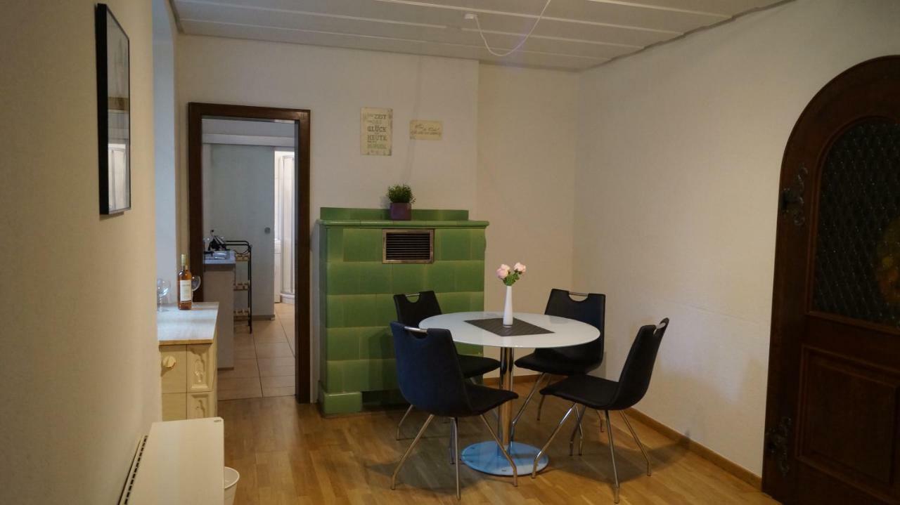 Ferienwohnung Im Historischen Stadttor Staufen im Breisgau Exteriör bild